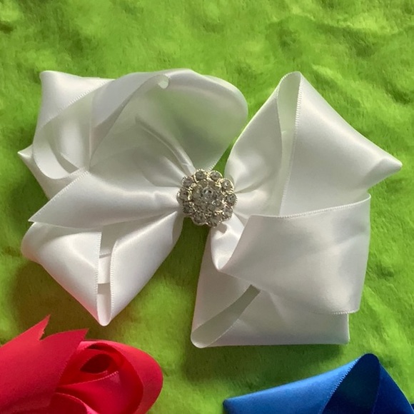 🍀NWOT Set of 9 - 6” Satin Ribbon Bow with Rhinestones - Picture 3 of 5
